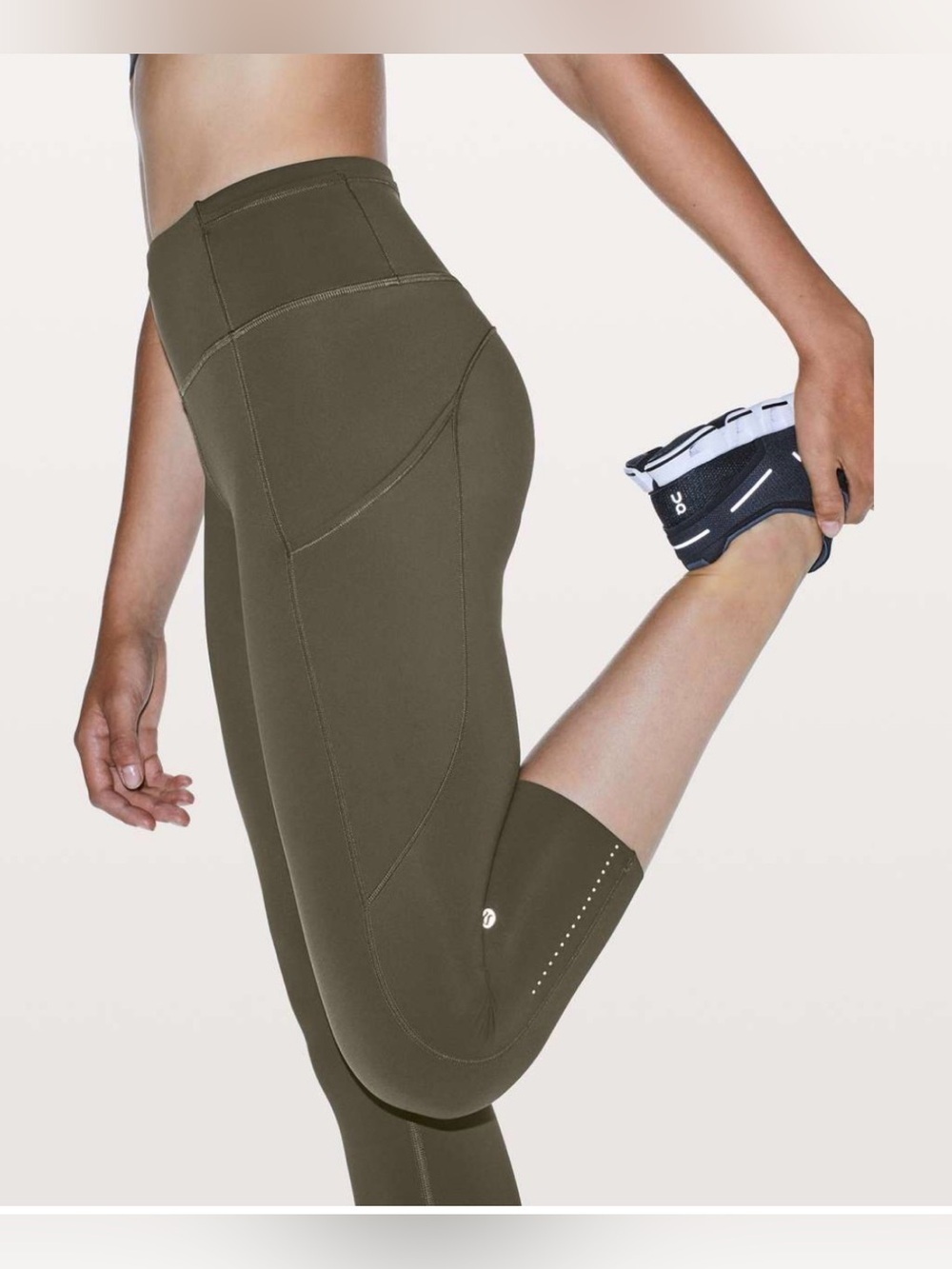 Lululemon Fast & Free Crop  *Nulux 19"
Dark olive ✨